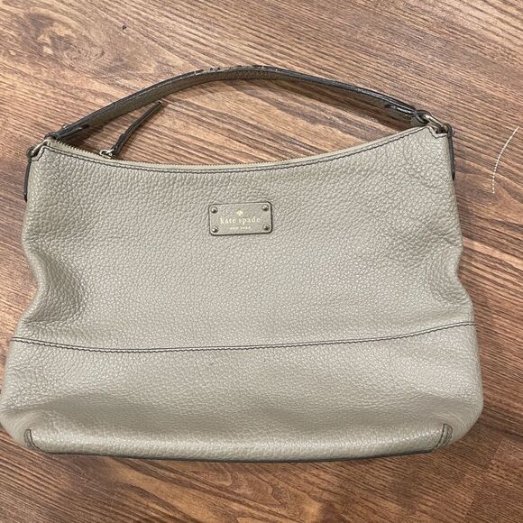 Kate Spade Women Leather Shoulder Bag 
Good pre-owned conditions - Picture 1 of 8